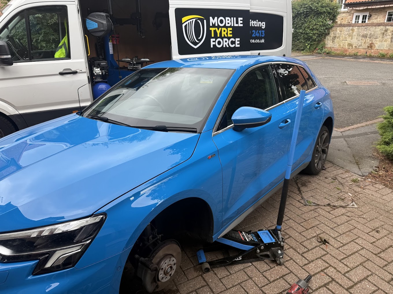 24hr emergency mobile tyre fitting