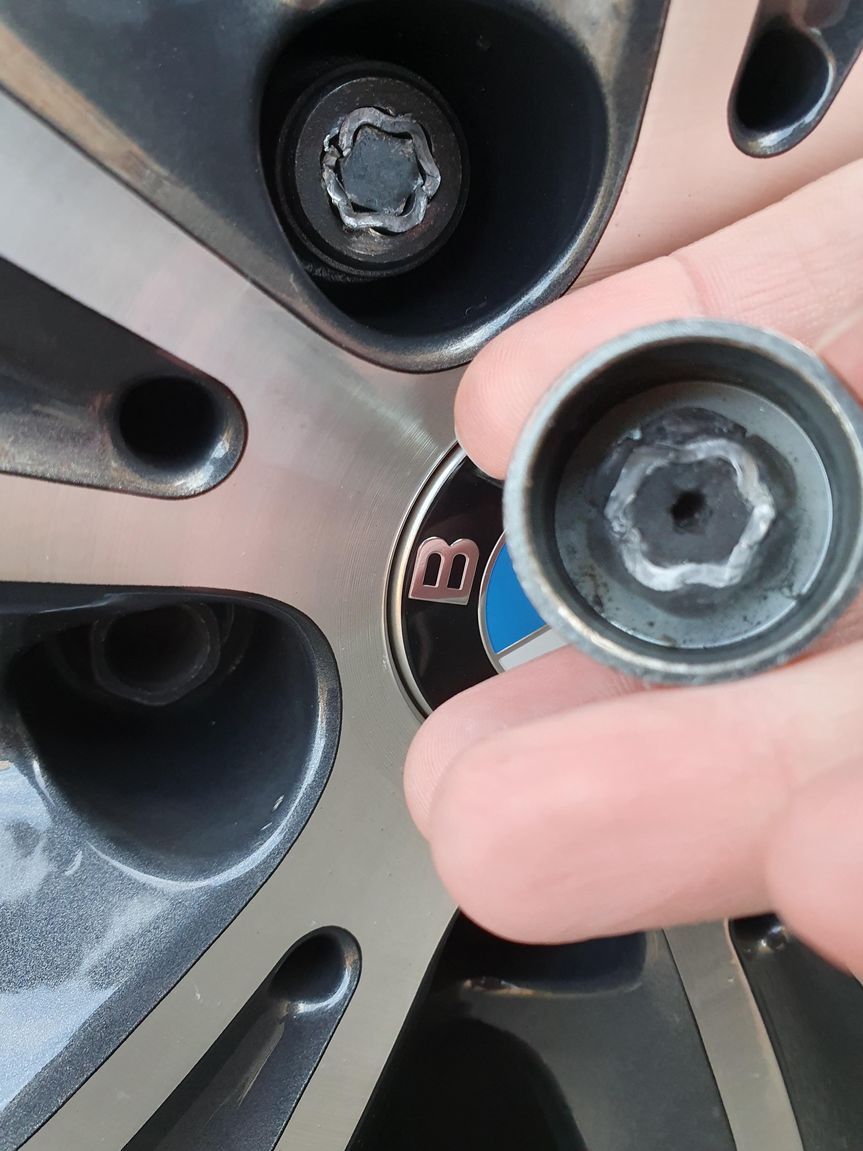 Mobile tyre fitting van at customer location